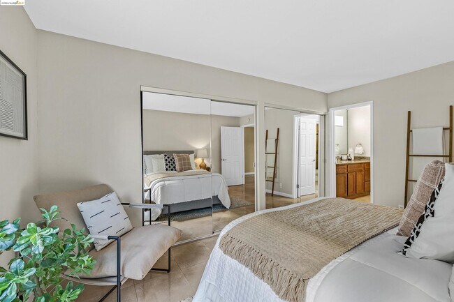 Building Photo - 66 Fairmount Ave