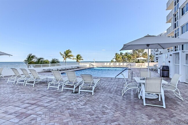 Building Photo - 1370 S Ocean Blvd