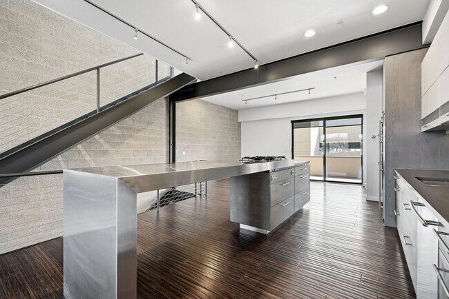 Building Photo - 11582 Colony Row