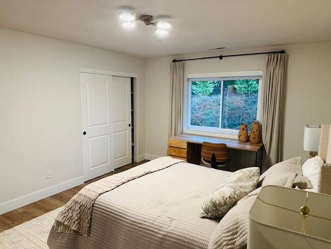 Building Photo - Gorgeous Custom Camas Home