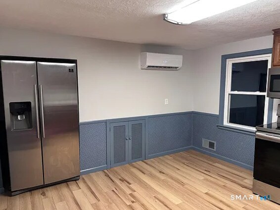 Building Photo - 81 Middlefield St