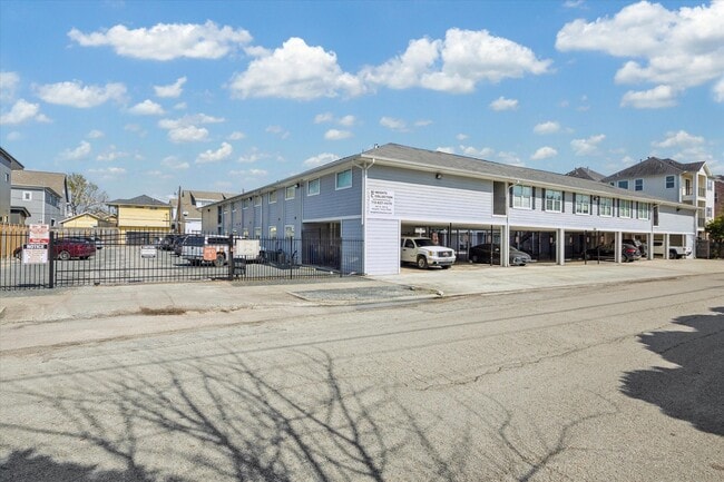 Building Photo - 427 W 16th St