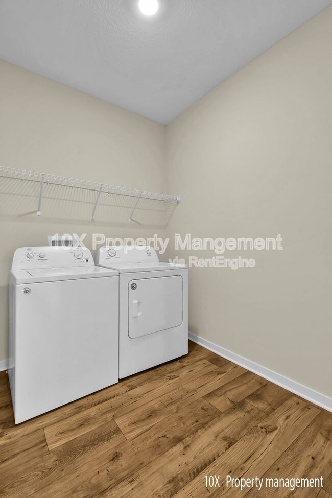 Building Photo - 5851 Ryman Dr