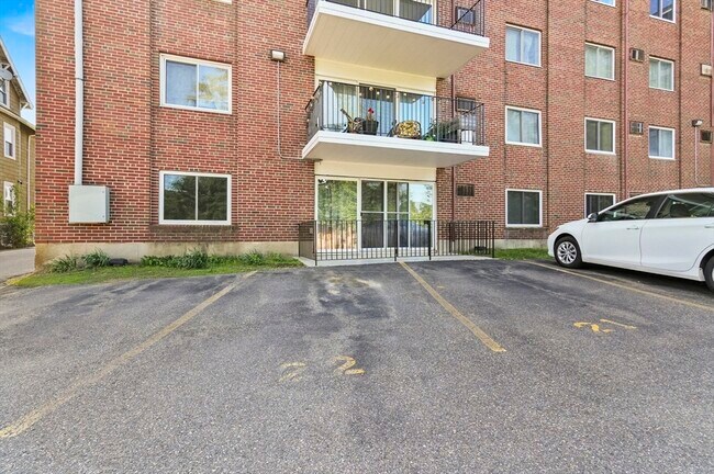 Building Photo - 260 Tremont St