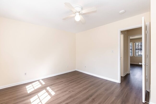 Building Photo - Move In Ready Two Bedroom Home!