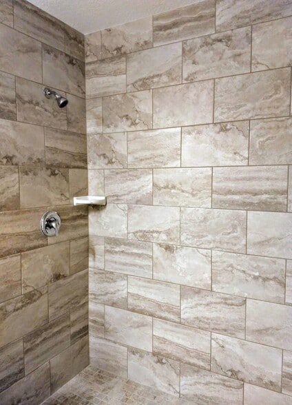 Master Shower - 9428 N Travis Dr