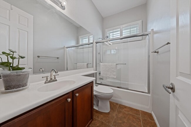 Building Photo - 103 Brisa Dr