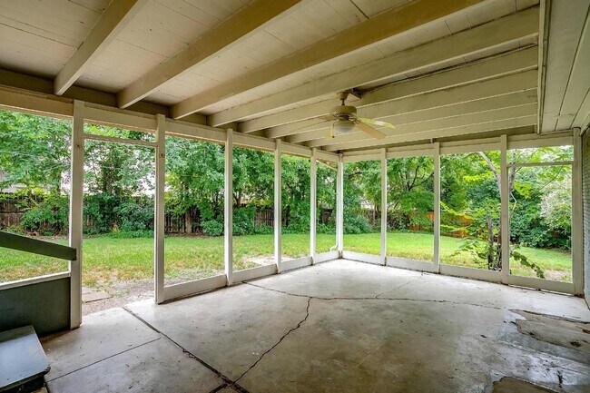 Building Photo - Charming 3-Bed, 2-Bath Home in Fort Worth'...