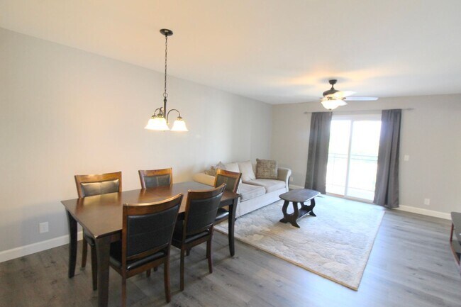 Building Photo - 1380 Hunters Rd