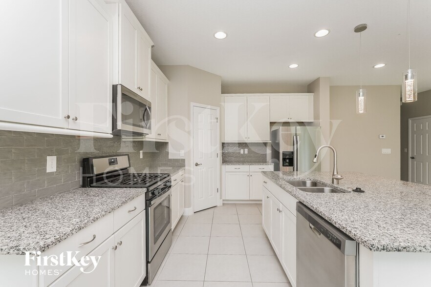 Building Photo - 7512 Lantern Park Ave