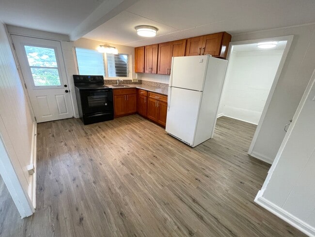 Building Photo - 2355 Orchid St