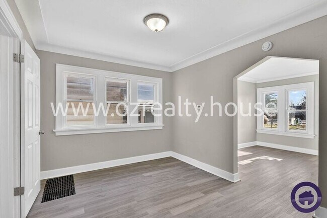 Building Photo - 1840 Marne Ave