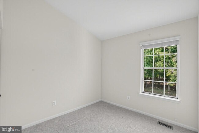 Building Photo - 14711 Green Park Way