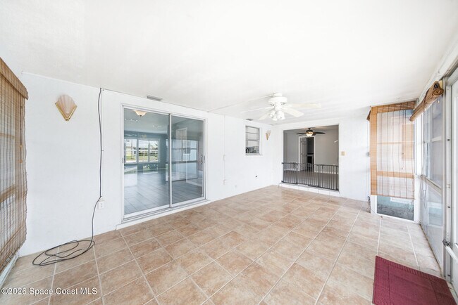 Building Photo - 1172 Bay Dr E