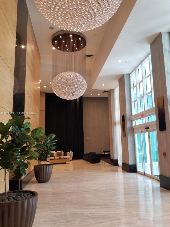 Building Photo - 950 Brickell Bay Dr