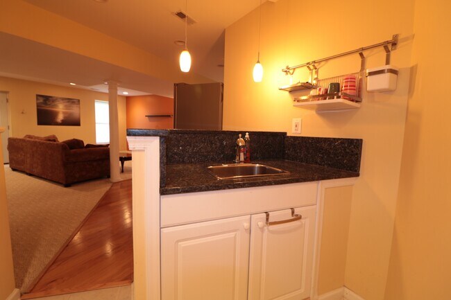 Building Photo - "COMING SOON" Spacious 4 + 2.5 SFH + Renov...