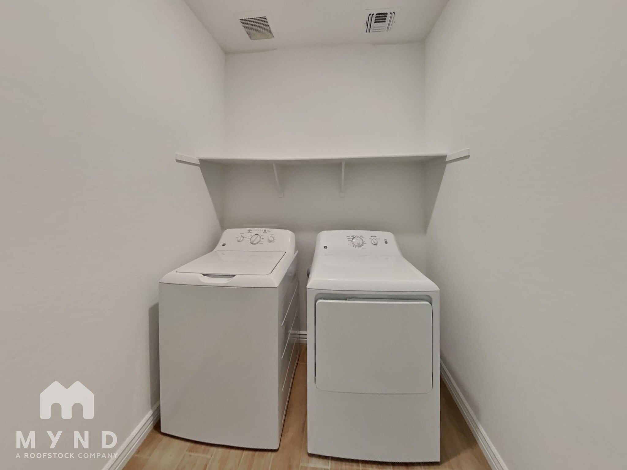 Building Photo - 9959 W Whitton Ave