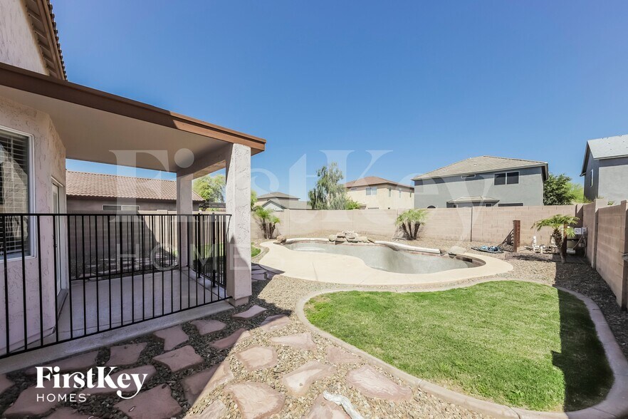 Building Photo - 4966 E Meadow Land Dr