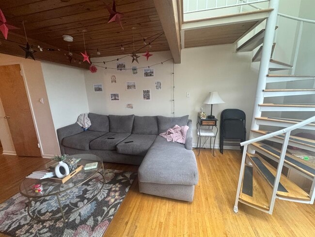 Building Photo - 450 7th St