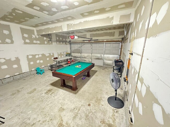 Building Photo - 1094 Porter Dr