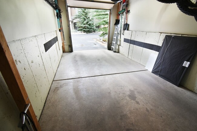 Building Photo - 172 Robin Dr