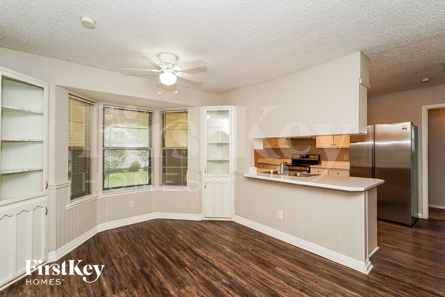 Building Photo - 3417 Willowcrest Dr