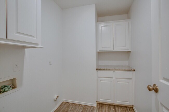 Building Photo - 2516 108th Dr