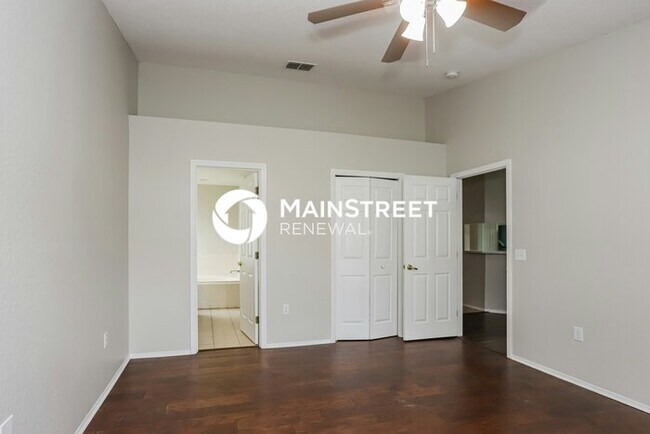 Building Photo - 5499 Moon Valley Dr