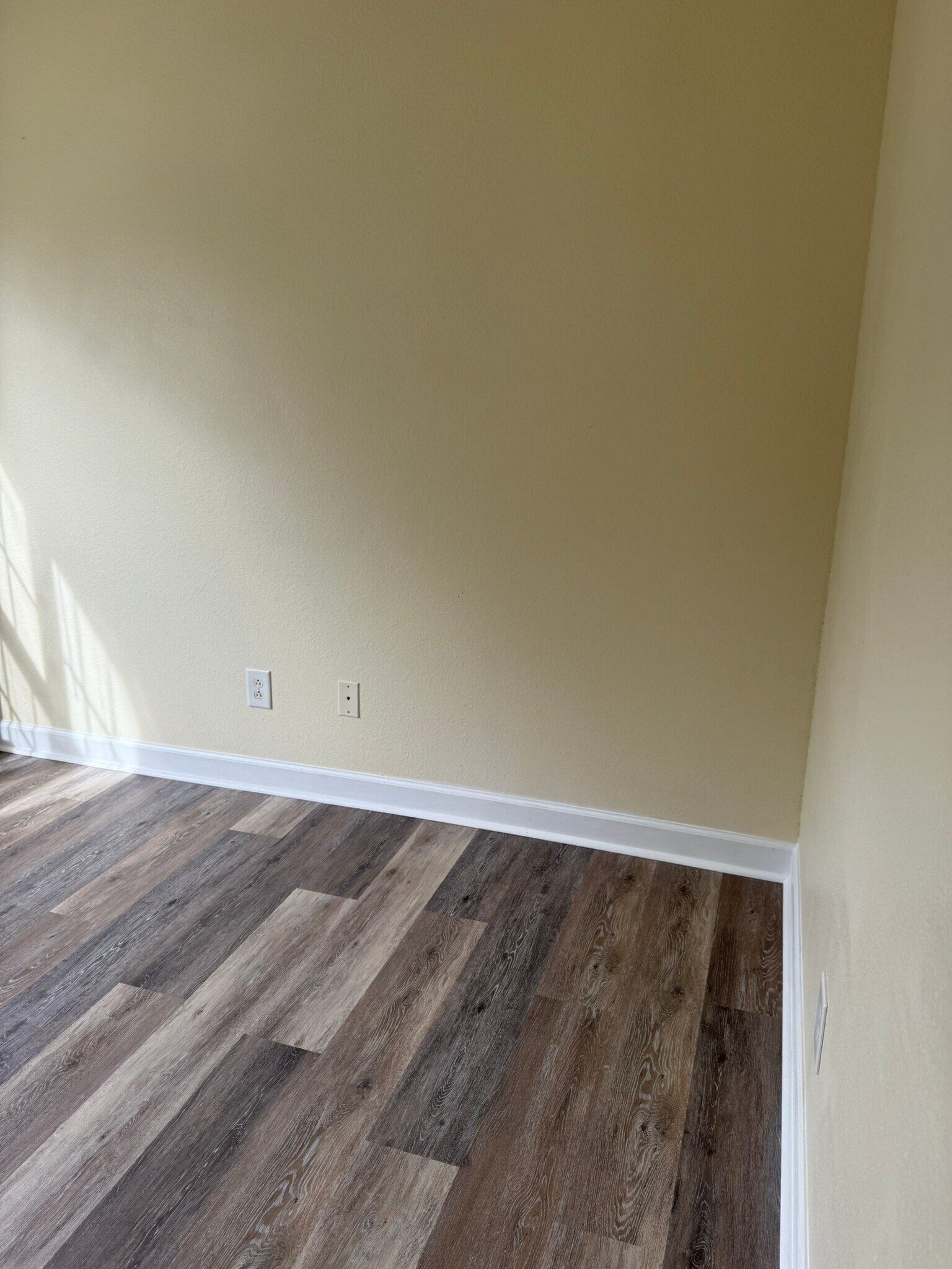 Building Photo - 834 Indianola Ct