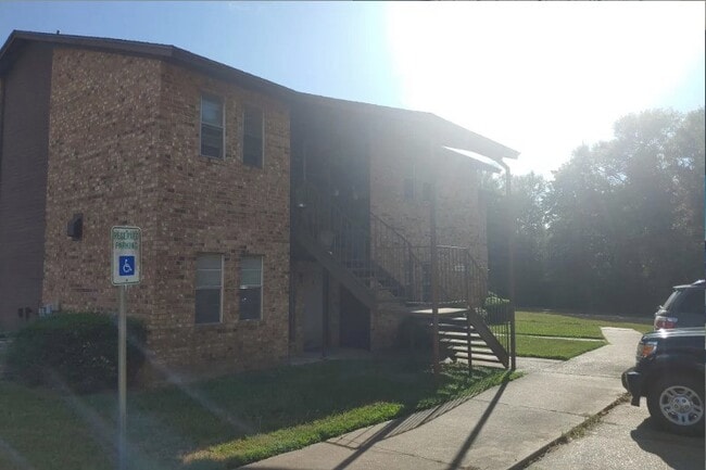 Building Photo - 1510 E Loop 304