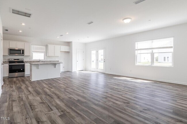 Building Photo - 1482 Rhodes Pond St