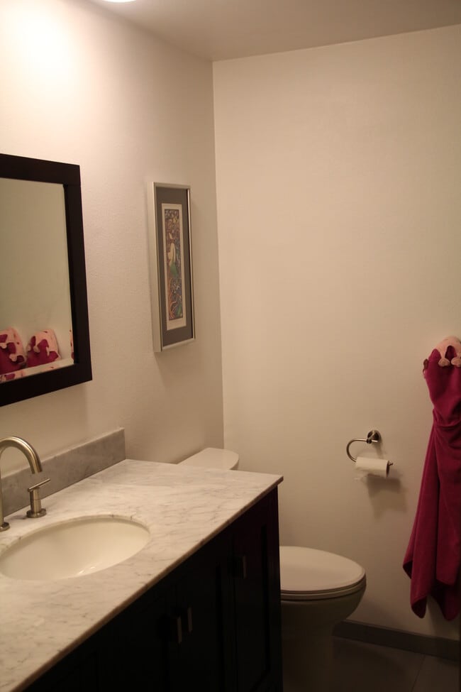 Building Photo - 1640 Quincent St