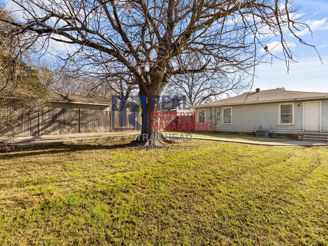 Building Photo - Charming 3 Bed 2 Bath Bungalow in Alamo He...