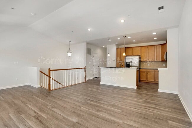 Building Photo - 24676 Hutchinson Farm Dr