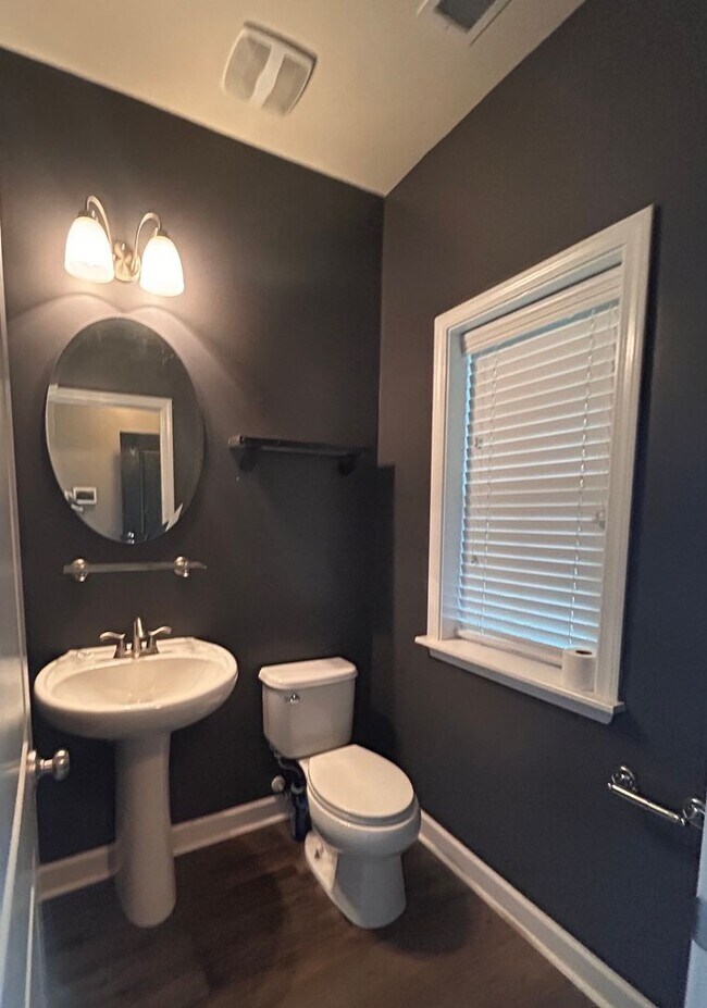 Building Photo - Huge 4BR home in beautiful neighborhood Wellborn Village in Ladson!