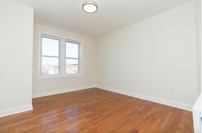 Building Photo - 6404 Park Ave