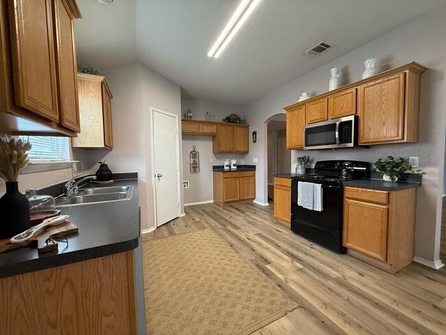 Building Photo - charming 3-bedroom, 2-bath home located in the highly sought-after Sendera Ranch community.