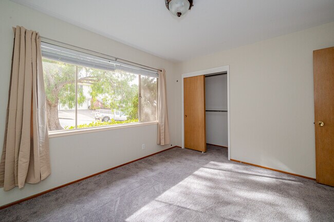 Building Photo - 1170 Tuolumne Ct