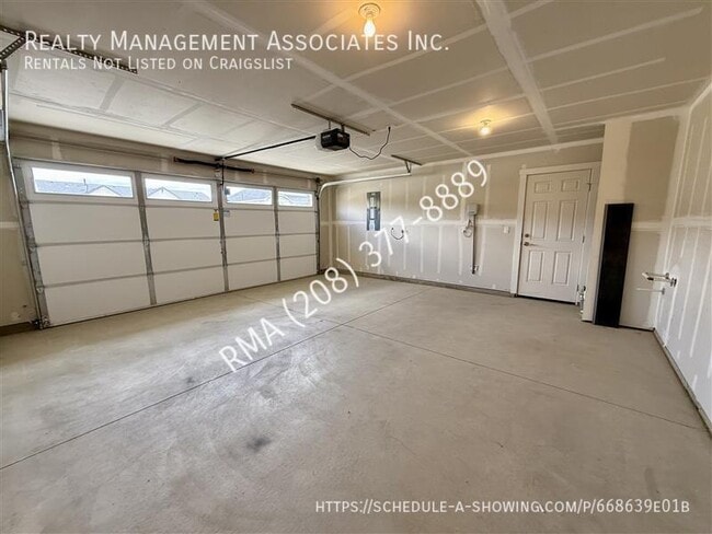 Building Photo - 3799 N Marionberry Ave