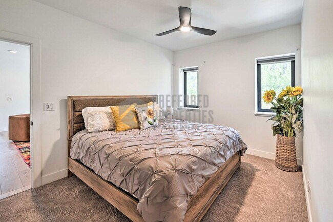 Building Photo - 30610 Boot Ct