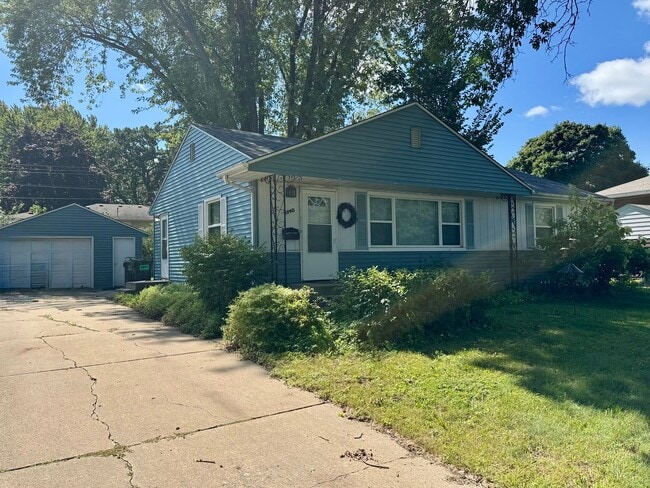 Primary Photo - NW Rochester MN 3bedroom 2bath 2car detach...