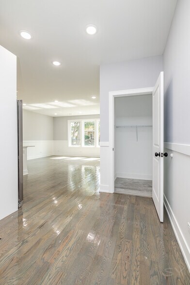 Building Photo - 6334 S Langley Ave