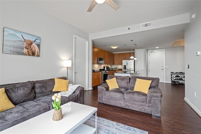 Building Photo - 711 Cosmopolitan Dr NE