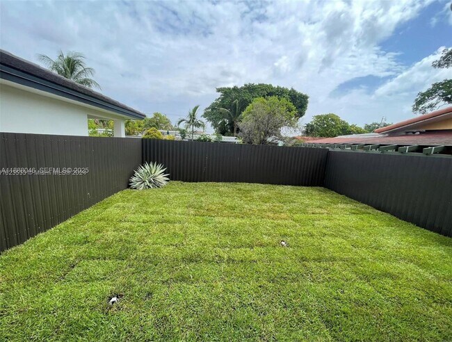 Building Photo - 6329 SW 23rd St