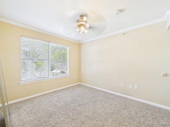 Building Photo - 501 W 26th St