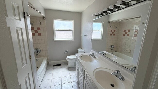 Building Photo - 5308 Lightwood Dr