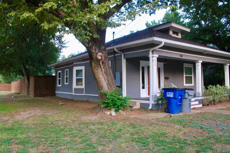 Building Photo - 508 N Dallas Ave