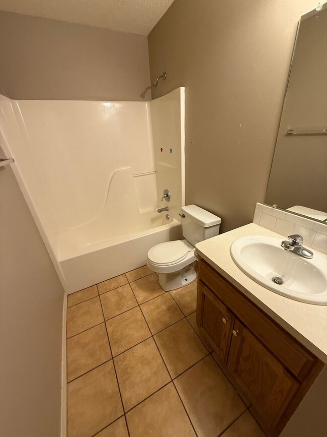 Building Photo - 1824 Wilder Ln