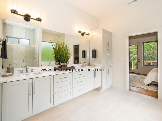 Building Photo - Tranquil Elevated Design in Tigard