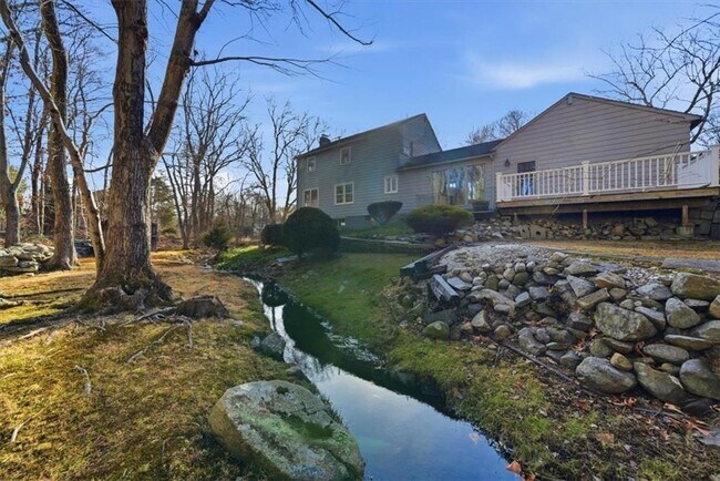 Building Photo - 86 Blueberry Dr